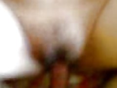 Шри-танский тамил әсә теле һөтө менән сиськи